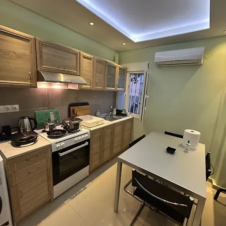 Uptown40 Ground Floor With Easy Free Street Parking Apartment