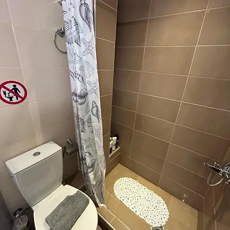 Uptown40 Ground Floor With Easy Free Street Parking * Thessaloniki