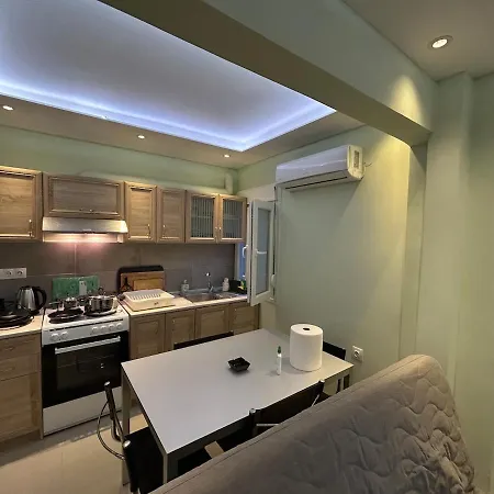 Uptown40 Ground Floor With Easy Free Street Parking *