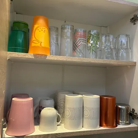 Uptown40 Ground Floor With Easy Free Street Parking *