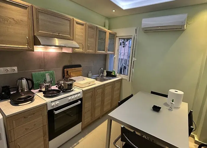 Uptown40 Ground Floor With Easy Free Street Parking Apartment