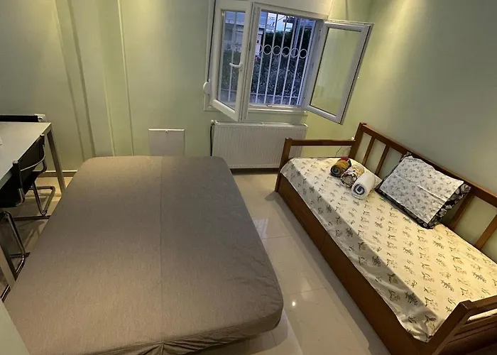 Uptown40 Ground Floor With Easy Free Street Parking Apartment *