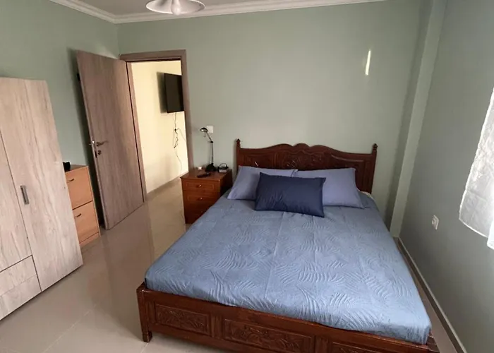 Apartment Uptown40 Ground Floor With Easy Free Street Parking