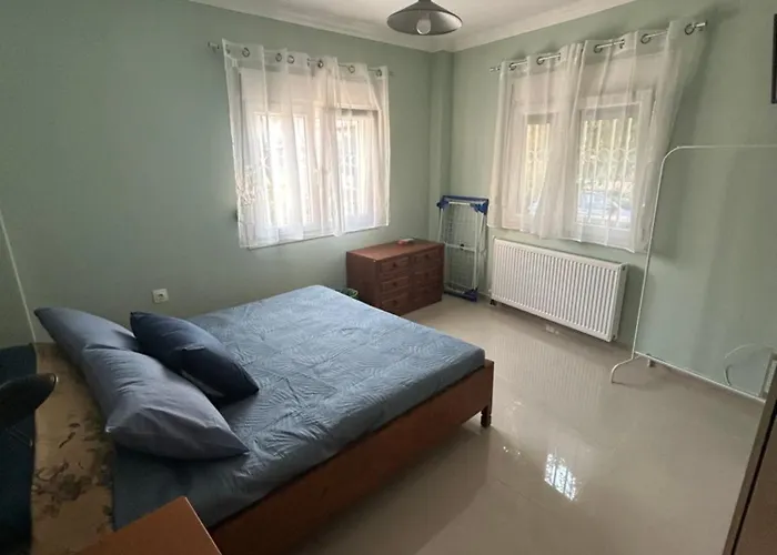 Uptown40 Ground Floor With Easy Free Street Parking
